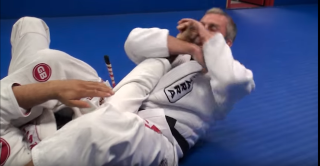 2019-09-15-Armbar-from-mount18 - arm bar